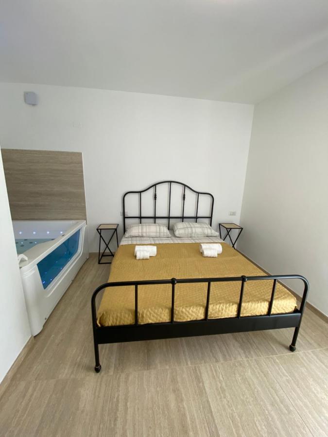 Maris Suite - Appartamento Con Vasca Idromassaggio Alghero Eksteriør billede